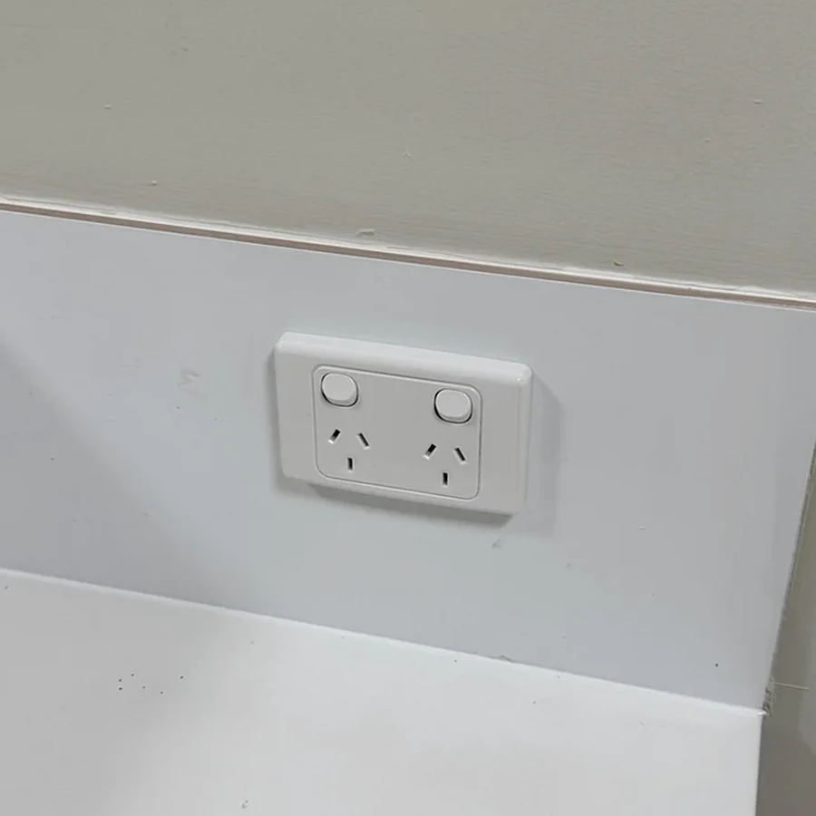 Cleanly fitted double power point at a residential property